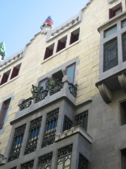 palau guell 9